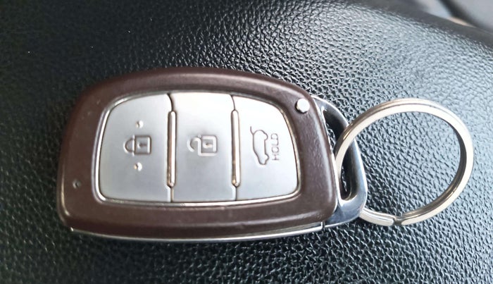 2015 Hyundai Creta SX 1.6 DIESEL, Diesel, Manual, 65,549 km, Key Close Up