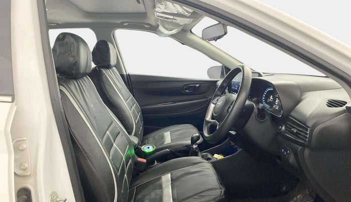 2023 Hyundai NEW I20 ASTA (O) 1.2 MT, Petrol, Manual, 20,340 km, Right Side Front Door Cabin