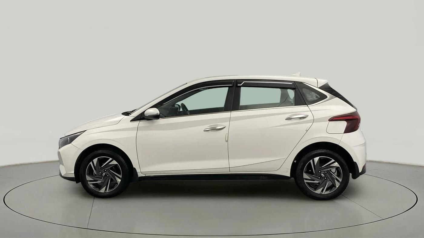 2023 Hyundai NEW I20 ASTA (O) 1.2 MT, Petrol, Manual, 20,340 km, Left Side