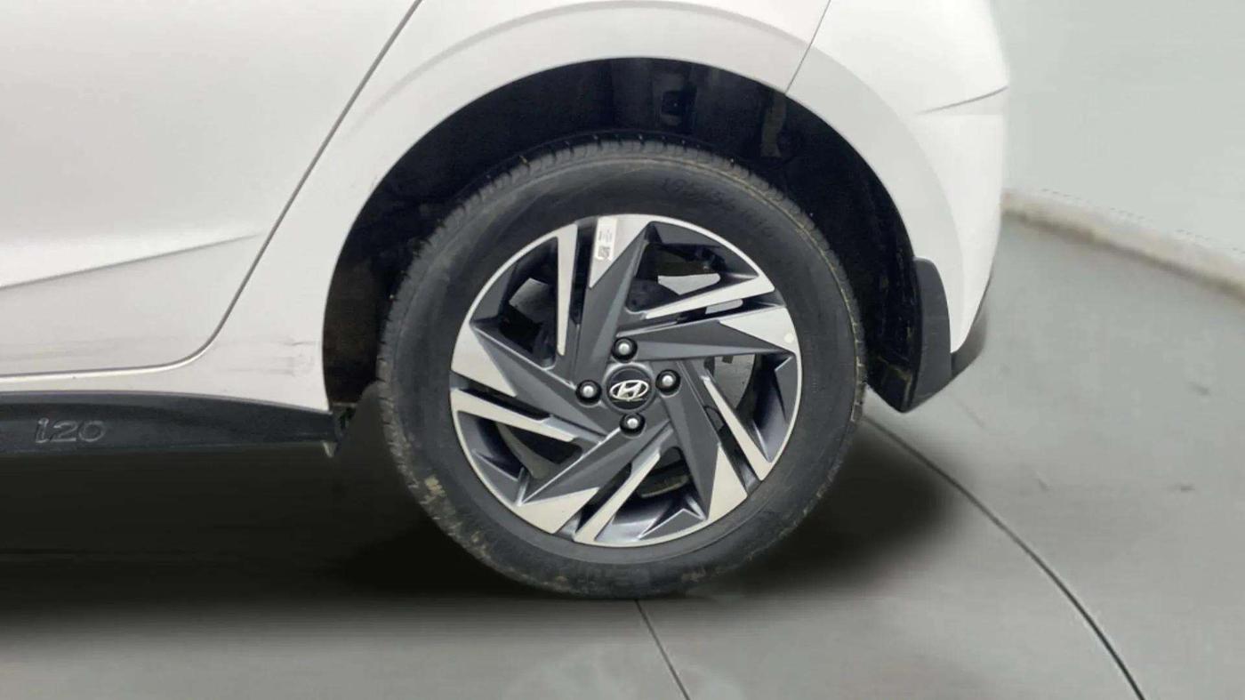 2023 Hyundai NEW I20 ASTA (O) 1.2 MT, Petrol, Manual, 20,340 km, Left Rear Wheel