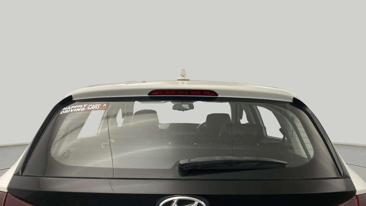 2023 Hyundai NEW I20 ASTA (O) 1.2 MT, Petrol, Manual, 20,340 km, Rear Windshield