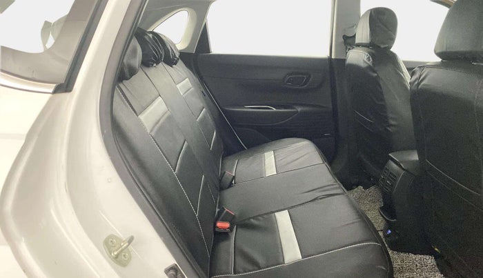 2023 Hyundai NEW I20 ASTA (O) 1.2 MT, Petrol, Manual, 20,340 km, Right Side Rear Door Cabin