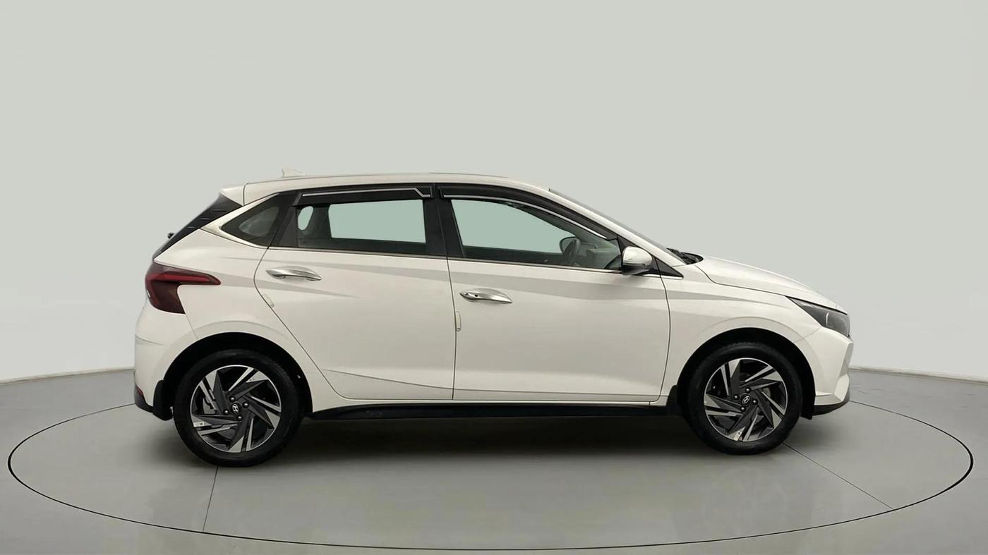 2023 Hyundai NEW I20 ASTA (O) 1.2 MT, Petrol, Manual, 20,340 km, Right Side View