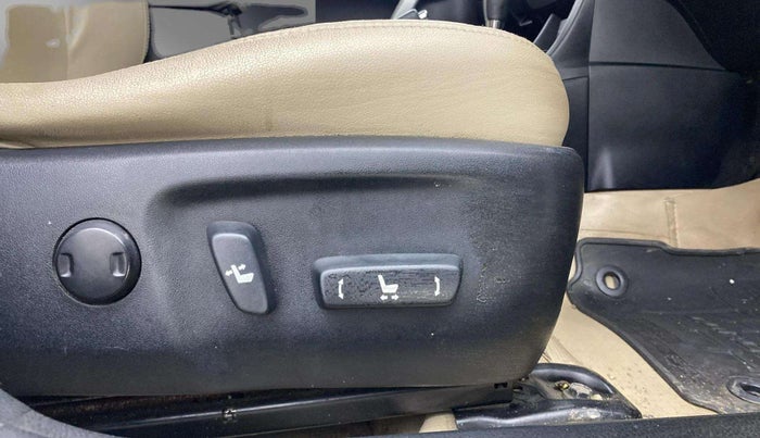2015 Toyota Corolla Altis VL CVT PETROL, Petrol, Automatic, 55,650 km, Driver Side Adjustment Panel