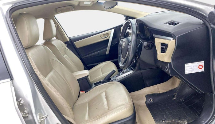 2015 Toyota Corolla Altis VL CVT PETROL, Petrol, Automatic, 55,650 km, Right Side Front Door Cabin