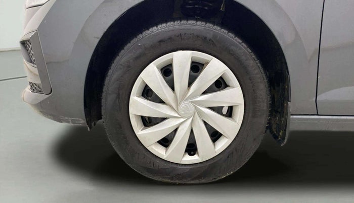 2023 Skoda SLAVIA ACTIVE 1.0L TSI MT, Petrol, Manual, 27,326 km, Left Front Wheel