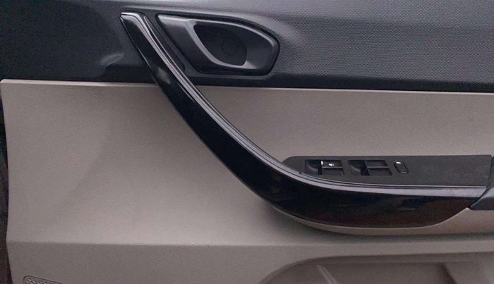 2018 Tata Tiago XT PETROL, Petrol, Manual, 64,462 km, Driver Side Door Panels Control