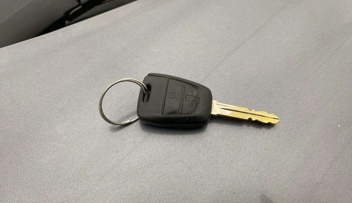2019 Hyundai NEW SANTRO SPORTZ CNG, CNG, Manual, 94,768 km, Key Close Up