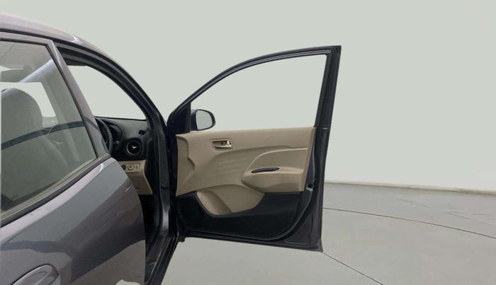 2019 Hyundai NEW SANTRO SPORTZ CNG, CNG, Manual, 94,768 km, RHS Front Door