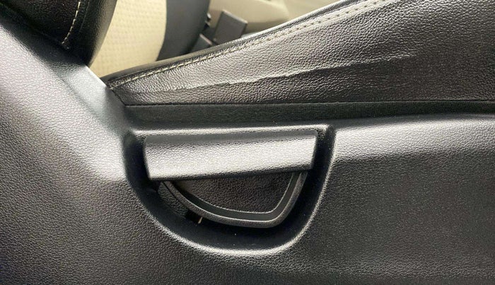 2019 Hyundai NEW SANTRO SPORTZ CNG, CNG, Manual, 94,768 km, Driver Side Adjustment Panel