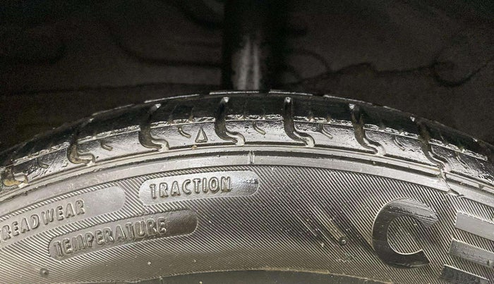 2019 Hyundai NEW SANTRO SPORTZ CNG, CNG, Manual, 94,768 km, Right Rear Tyre Tread