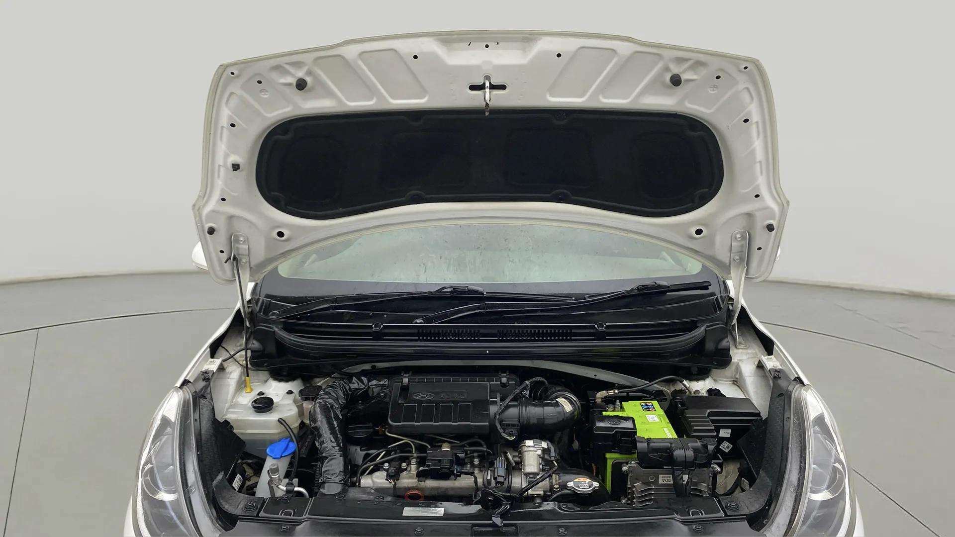 Engine-Full-View-With-Bonnet-Open-13