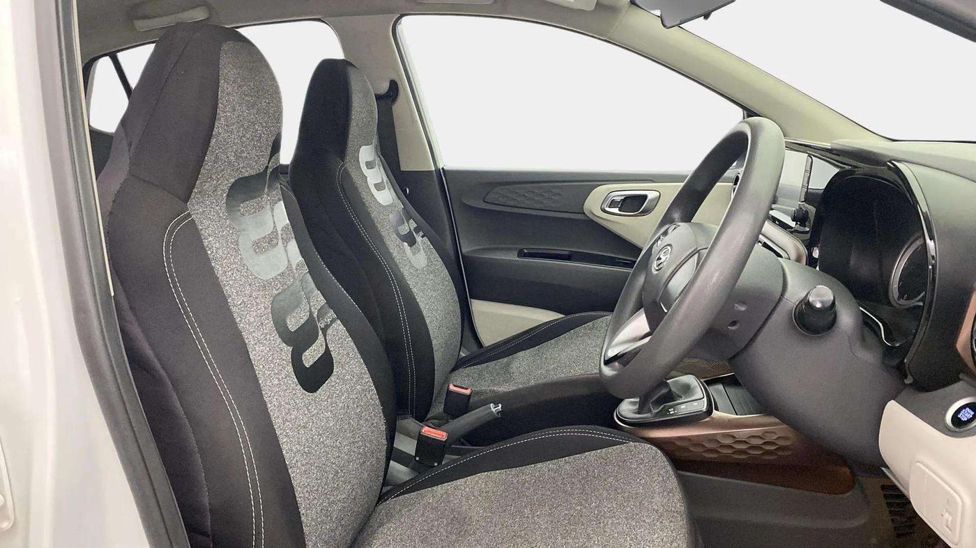 2020 Hyundai AURA SX PLUS 1.2 AMT CRDI, Diesel, Automatic, 55,887 km, Right Side Front Door Cabin