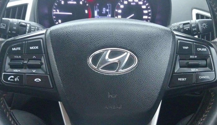 2019 Hyundai Creta SX 1.6 DIESEL DUAL TONE, Diesel, Manual, 52,297 km, Adaptive Cruise Control