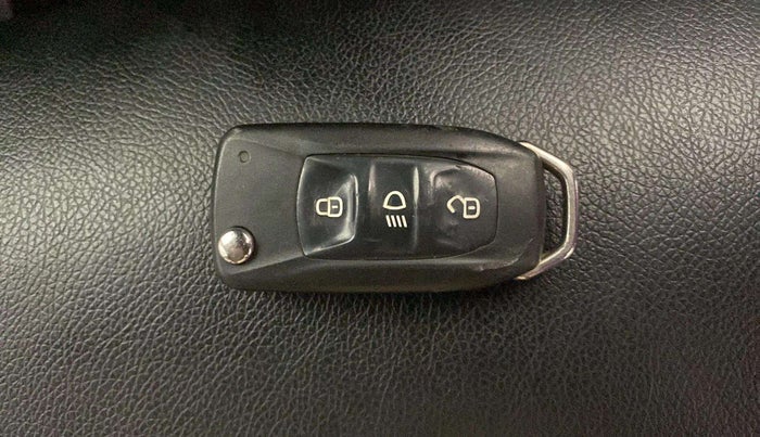 2017 Tata TIGOR XZ PETROL, Petrol, Manual, 44,634 km, Key Close Up