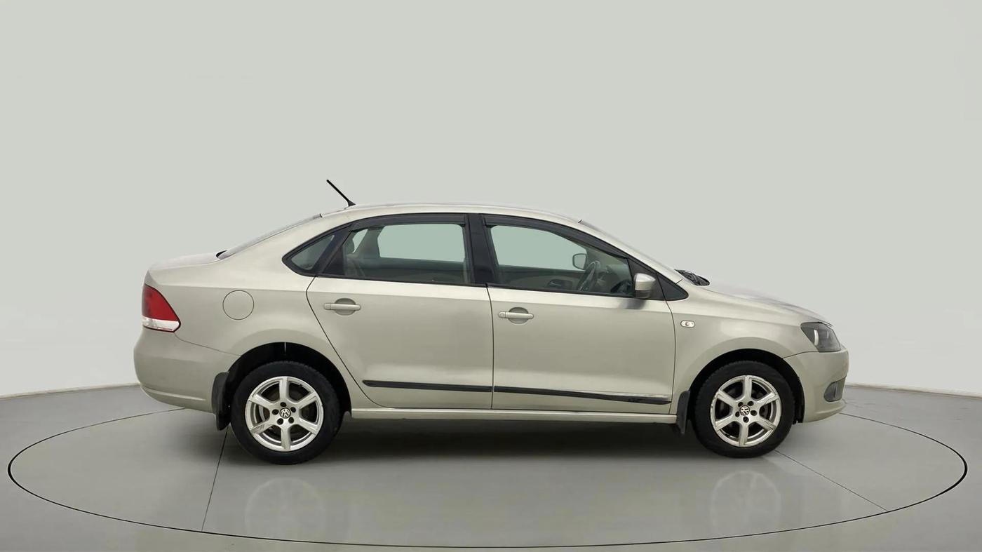 2013 Volkswagen Vento HIGHLINE DIESEL 1.6, Diesel, Manual, 1,21,703 km, Right Side View