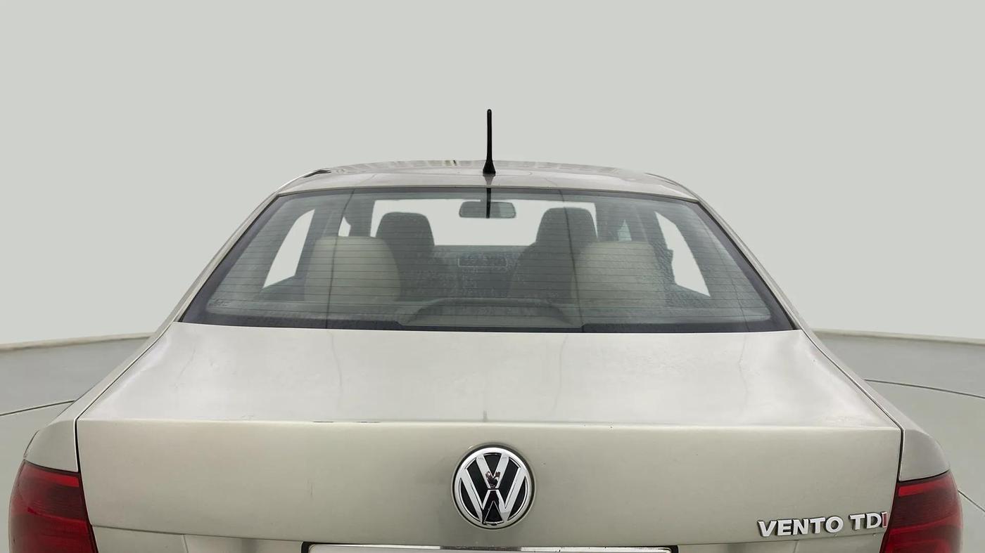 2013 Volkswagen Vento HIGHLINE DIESEL 1.6, Diesel, Manual, 1,21,703 km, Rear Windshield