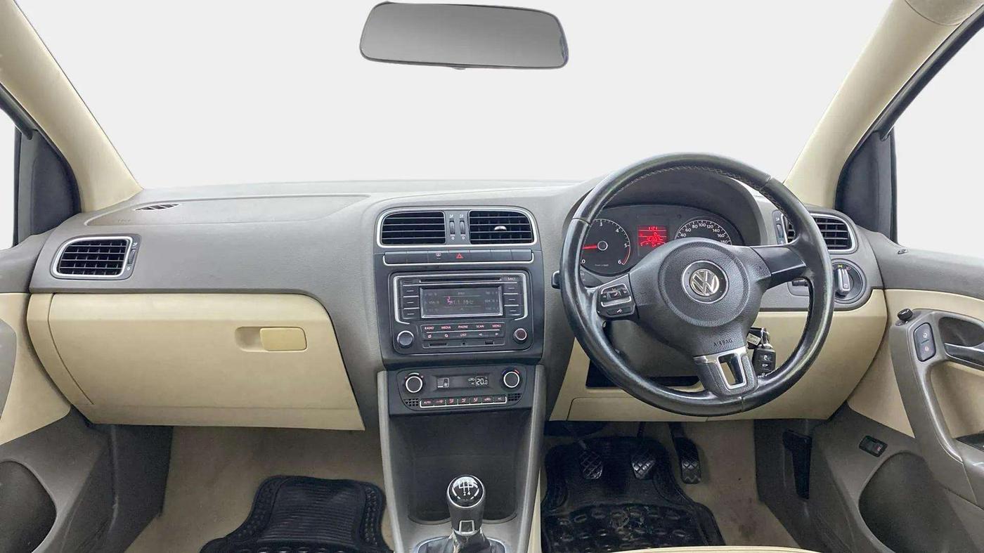 2013 Volkswagen Vento HIGHLINE DIESEL 1.6, Diesel, Manual, 1,21,703 km, Dashboard
