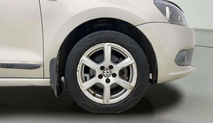2017 Volkswagen Vento HIGHLINE DIESEL 1.5, Diesel, Manual, 1,21,617 km, Right Front Wheel