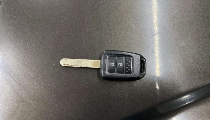 2018 Honda WR-V 1.2L I-VTEC VX MT, Petrol, Manual, 34,193 km, Key Close Up