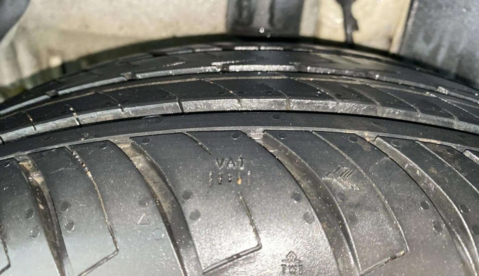 2015 Tata Bolt XT REVOTRON, Petrol, Manual, 17,262 km, Right Rear Tyre Tread