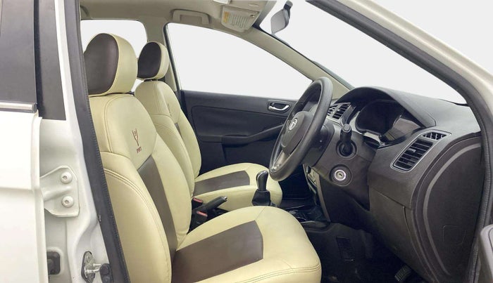 2015 Tata Bolt XT REVOTRON, Petrol, Manual, 17,262 km, Right Side Front Door Cabin