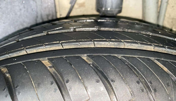 2015 Tata Bolt XT REVOTRON, Petrol, Manual, 17,262 km, Left Rear Tyre Tread