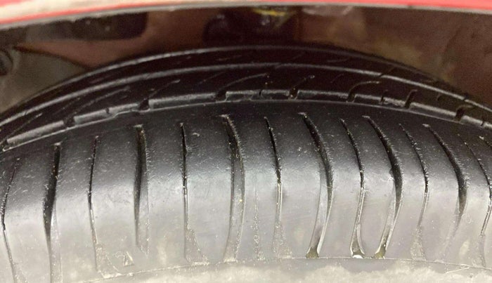 2015 Honda Brio S MT, Petrol, Manual, 63,867 km, Left Front Tyre Tread