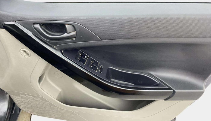 2019 Tata NEXON XM PETROL, Petrol, Manual, 34,308 km, Driver Side Door Panels Control