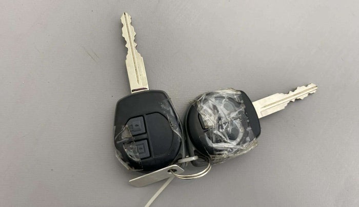 2013 Maruti Swift Dzire VXI, Petrol, Manual, 1,02,274 km, Key Close Up