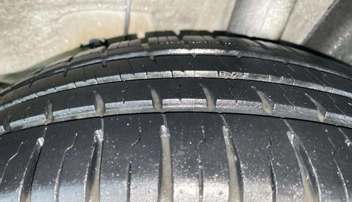 2018 Hyundai Grand i10 SPORTZ AT 1.2 KAPPA VTVT, Petrol, Automatic, 51,994 km, Left Rear Tyre Tread