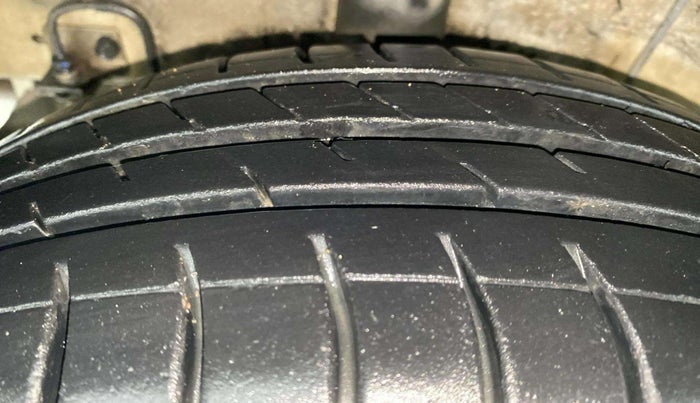 2018 Hyundai Grand i10 SPORTZ AT 1.2 KAPPA VTVT, Petrol, Automatic, 51,994 km, Right Rear Tyre Tread