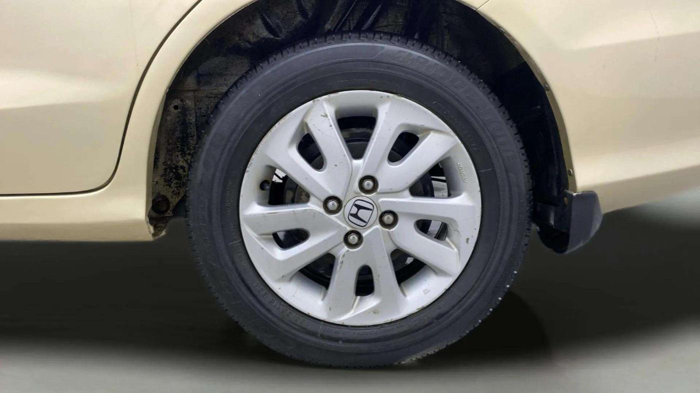 2015 Honda Mobilio 1.5L I-DTEC V, Diesel, Manual, 69,392 km, Left Rear Wheel