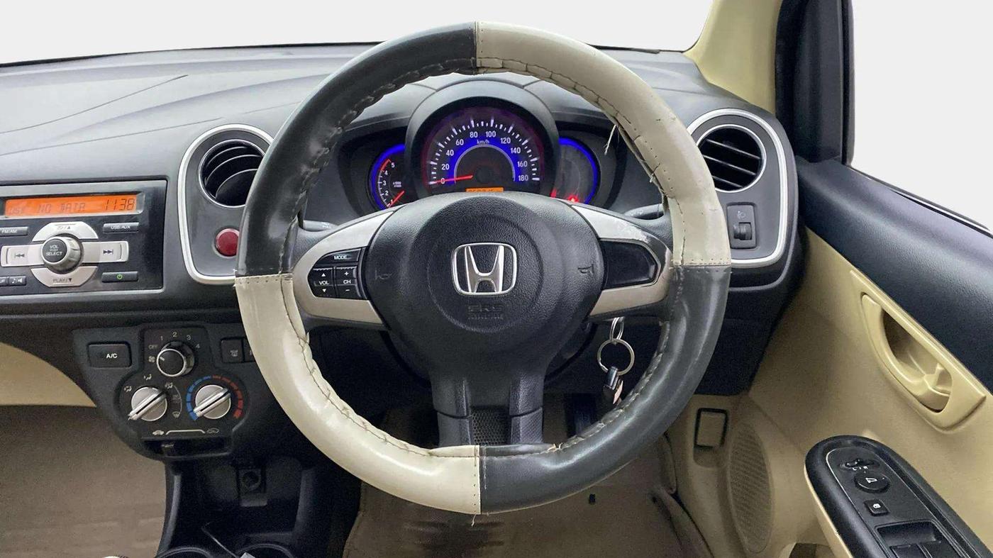 2015 Honda Mobilio 1.5L I-DTEC V, Diesel, Manual, 69,392 km, Steering Wheel Close Up