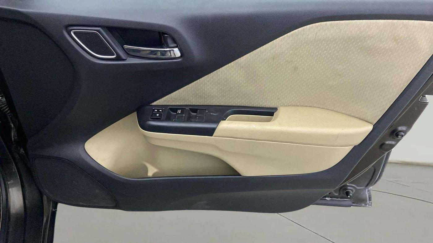 2019 Honda City 1.5L I-VTEC VX, Petrol, Manual, 37,934 km, Driver Side Door Panels Control