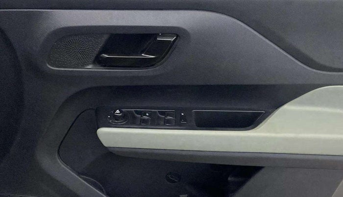 2023 Tata PUNCH ADVENTURE AMT, Petrol, Automatic, 33,870 km, Driver Side Door Panels Control