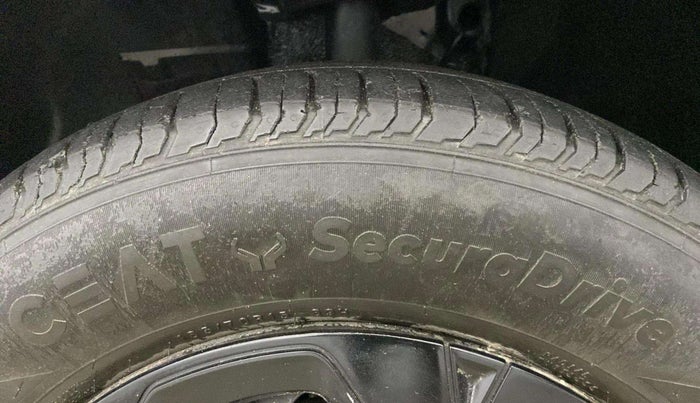 2023 Tata PUNCH ADVENTURE AMT, Petrol, Automatic, 33,870 km, Left Front Tyre Tread