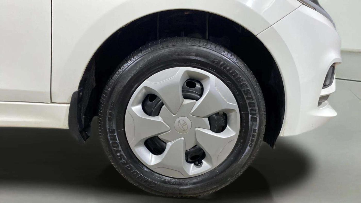 2024 Tata TIGOR XM PETROL, Petrol, Manual, 2,965 km, Right Front Wheel