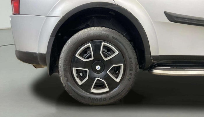 2018 Mahindra XUV500 W6, Diesel, Manual, 20,942 km, Right Rear Wheel