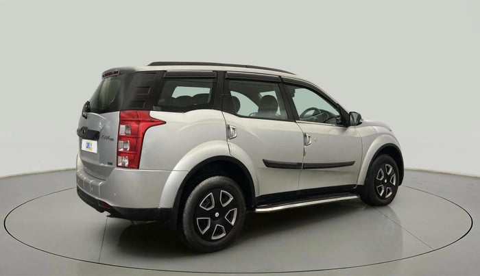 2018 Mahindra XUV500 W6, Diesel, Manual, 20,942 km, Right Back Diagonal