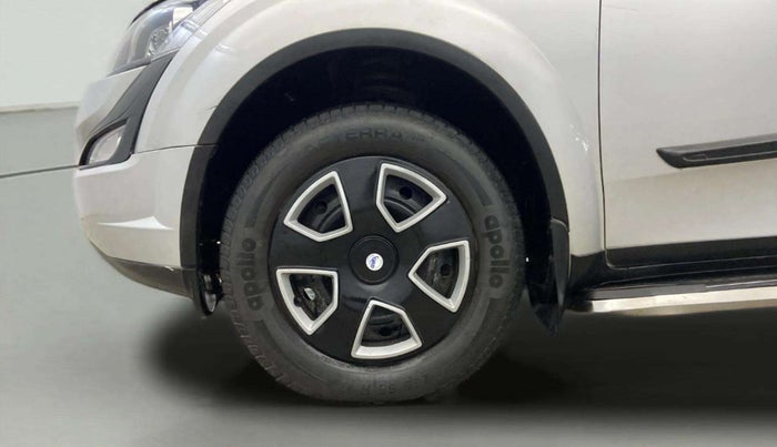 2018 Mahindra XUV500 W6, Diesel, Manual, 20,942 km, Left Front Wheel