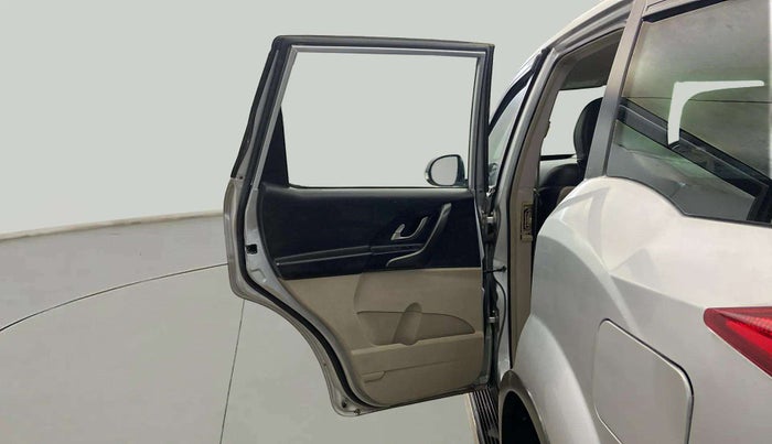 2018 Mahindra XUV500 W6, Diesel, Manual, 20,942 km, LHS Rear Door