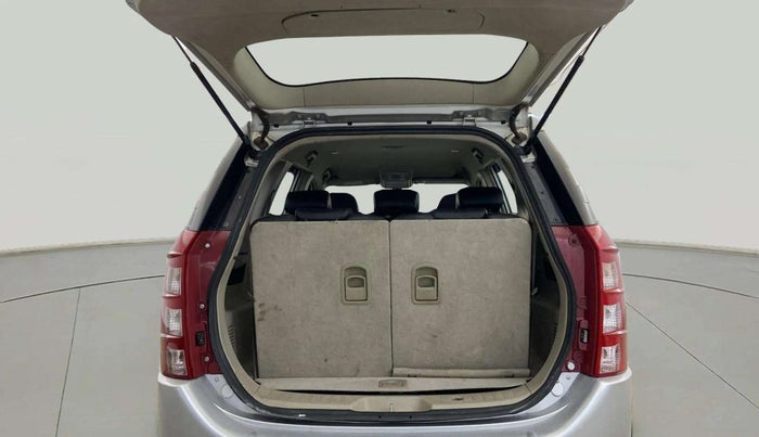 2018 Mahindra XUV500 W6, Diesel, Manual, 20,942 km, Boot Inside
