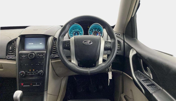 2018 Mahindra XUV500 W6, Diesel, Manual, 20,942 km, Steering Wheel Close Up