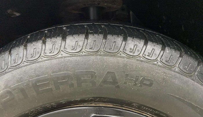 2018 Mahindra XUV500 W6, Diesel, Manual, 20,942 km, Left Front Tyre Tread