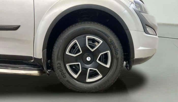 2018 Mahindra XUV500 W6, Diesel, Manual, 20,942 km, Right Front Wheel