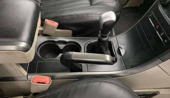 2018 Mahindra XUV500 W6, Diesel, Manual, 20,942 km, Gear Lever
