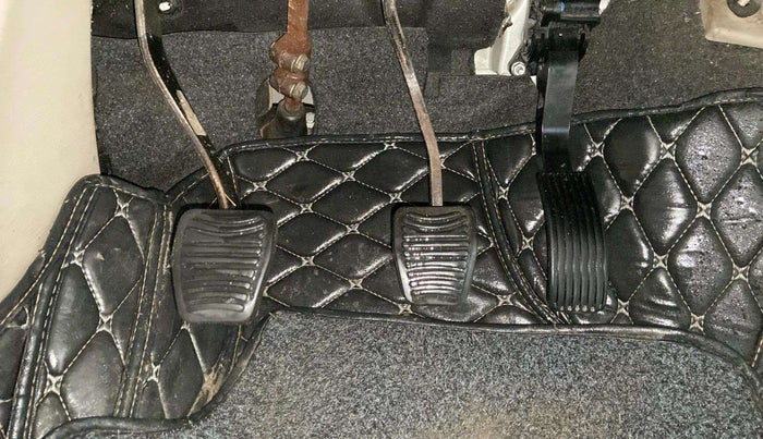 2018 Mahindra XUV500 W6, Diesel, Manual, 20,942 km, Pedals