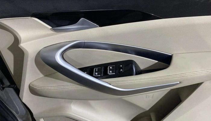 2021 MG HECTOR SHARP 1.5 DCT PETROL, Petrol, Automatic, 96,289 km, Driver Side Door Panels Control