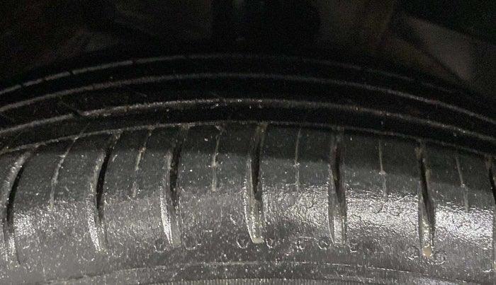 2021 MG HECTOR SHARP 1.5 DCT PETROL, Petrol, Automatic, 96,289 km, Right Front Tyre Tread